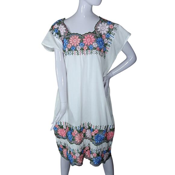 Vintage 70s Oaxacan Mexican Dress Embroidered Size Large White Pink and Blue - Picture 1 of 7